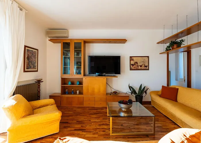 Il Raggio Di Sole By Interhome شقة