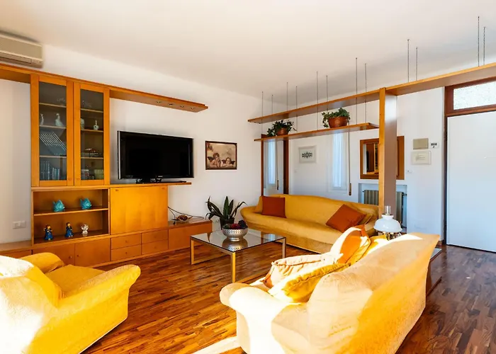 Il Raggio Di Sole By Interhome شقة